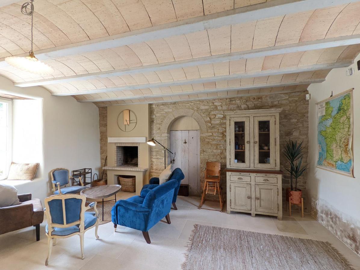 Maison Typique Bretonne Avec Toit De Chaume Camors Exterior foto
