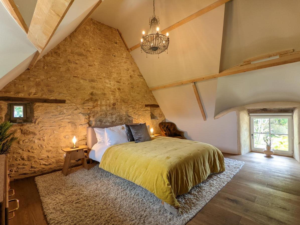 Maison Typique Bretonne Avec Toit De Chaume Camors Exterior foto