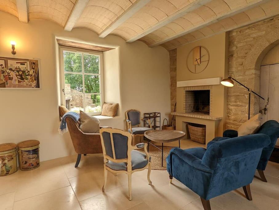 Maison Typique Bretonne Avec Toit De Chaume Camors Exterior foto